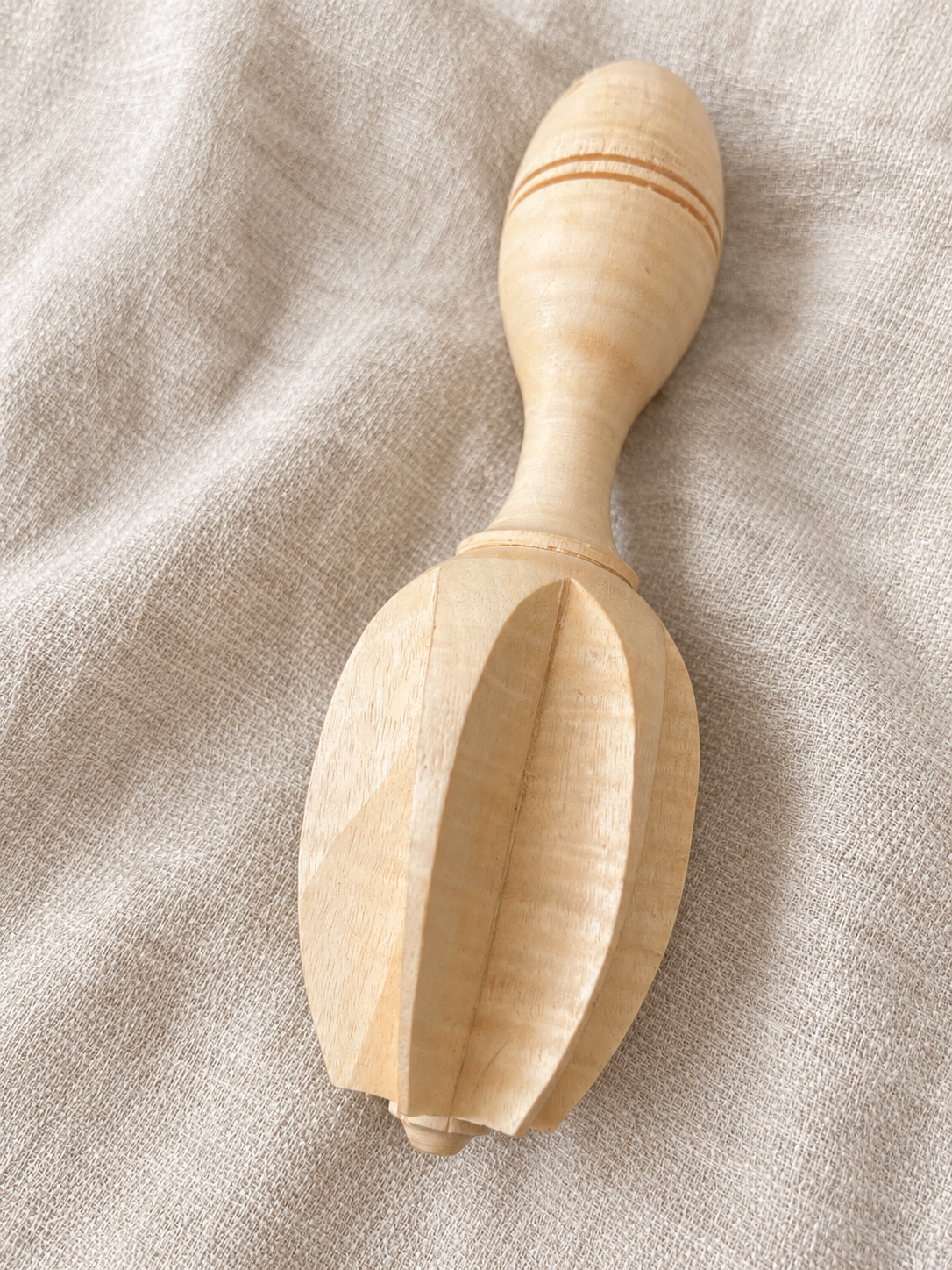Presse agrumes en bois de citronnier