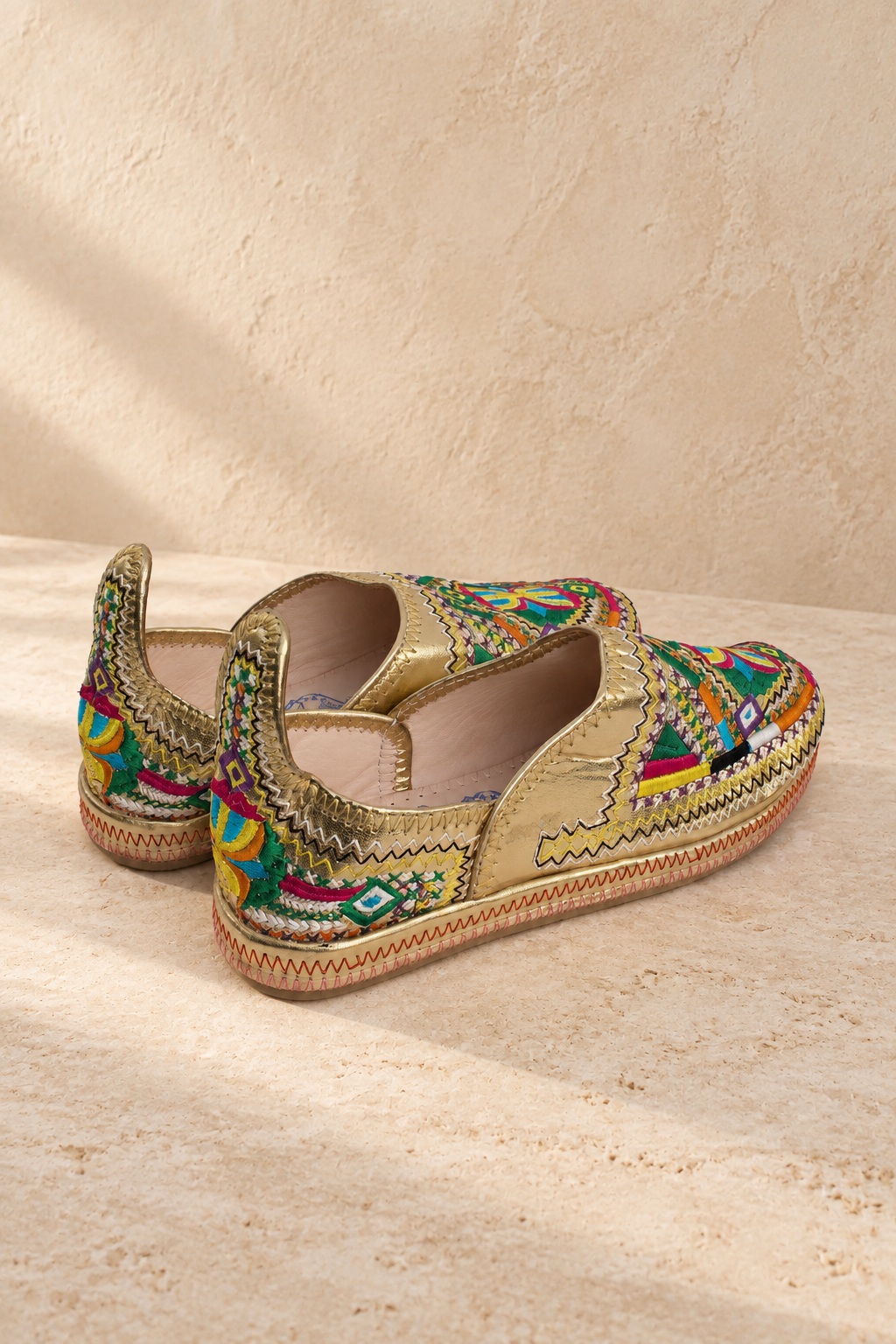 Chaussures brodées SLONBROD
