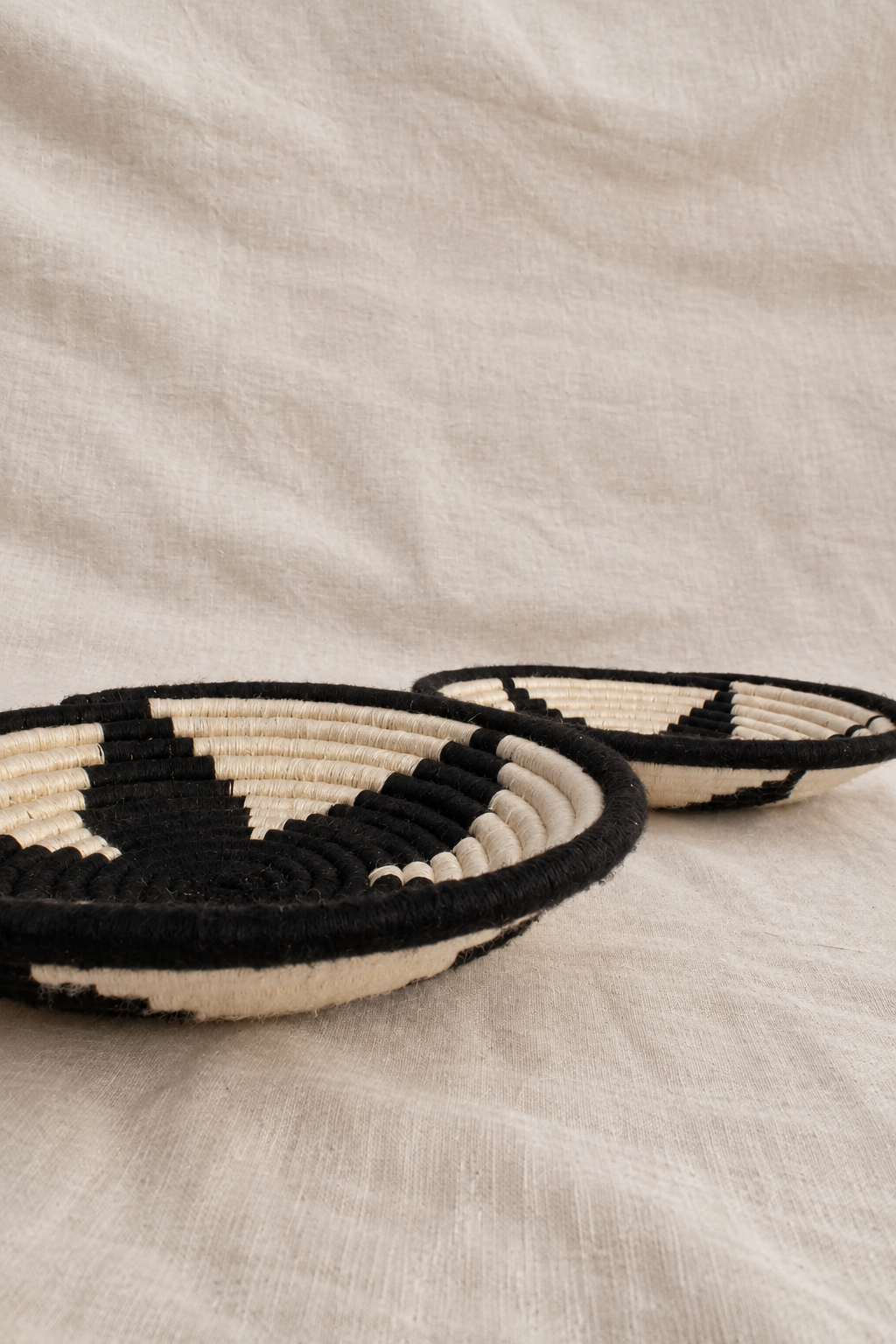 Panières / Assiettes brodées VIPETOILE